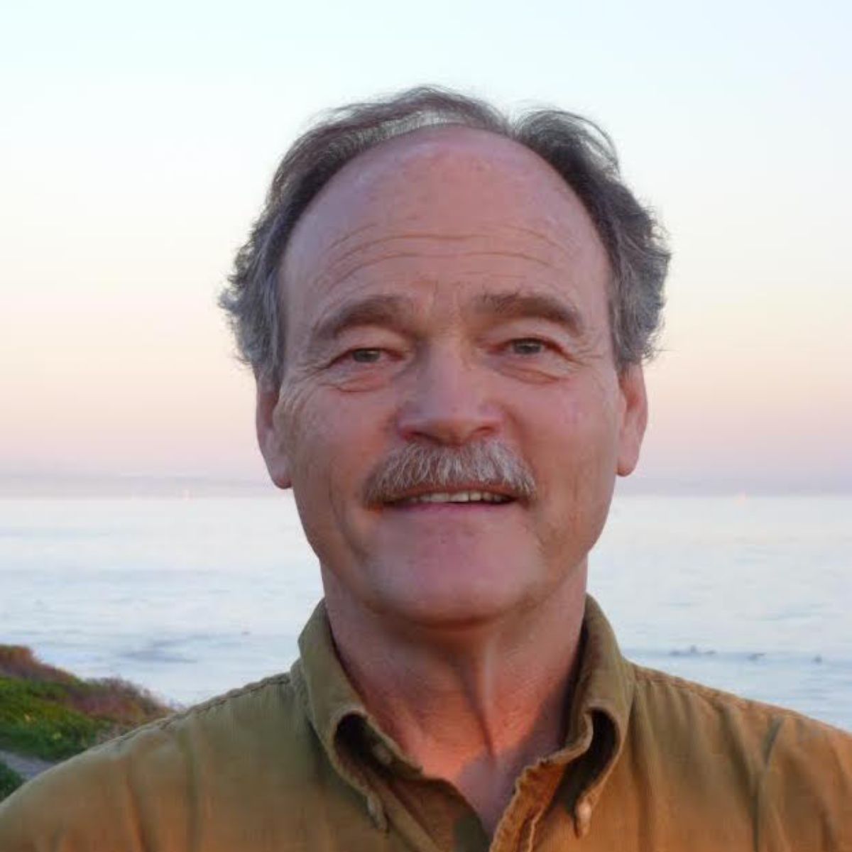 Dr. Mark Carr